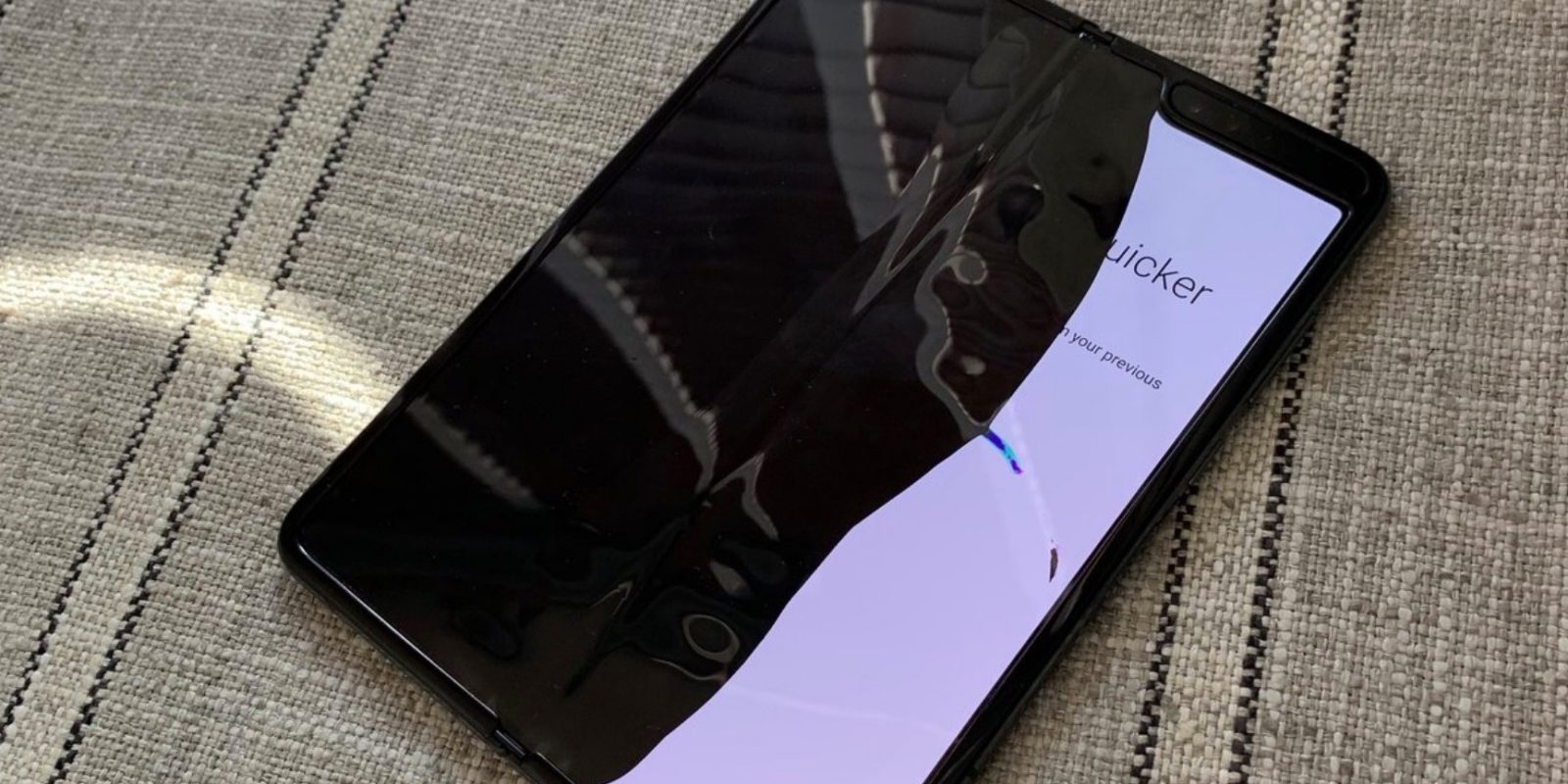 El nuevo smartphone plegable de Samsung se está rompiendo