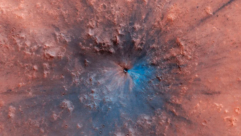 Descubren un gran cráter en Marte (y algo muy parecido al logo de Star Trek)