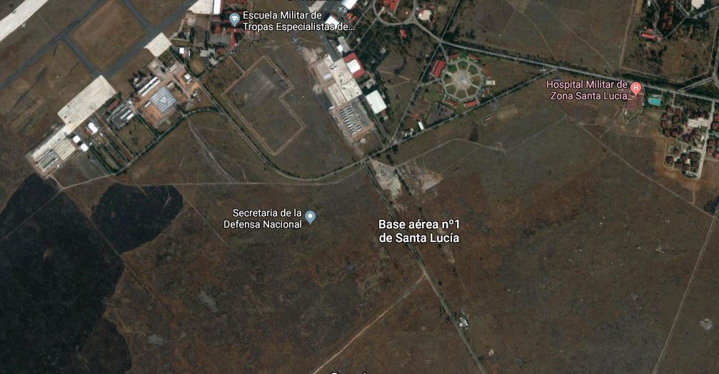 ¿Por qué el aeropuerto de Santa Lucía no se ve en Google Earth?